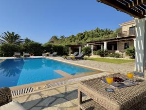 Villa Anna Maria Rock Beach Pure Luxury