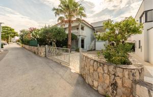 Nice Apartment In Vir With Wifi