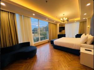 Claret inn by Lawrence Hotels