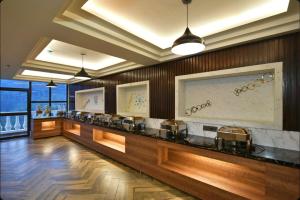 Claret inn by Lawrence Hotels