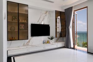 The Roar Bar - Elyhaven Venice 89 Fireworks & Sea View