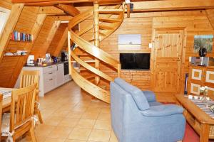 Zeltdachhaus mit WLAN und grosser Terrasse