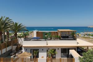 Sandy Shore Villa, Next to Beach, Dining & Shops, By ThinkVilla