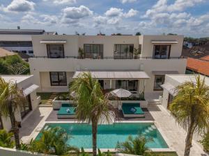 Rumah Tiha by Alfred in Bali