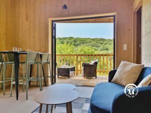 Maisons de vacances Chalet 26 Le Berthevin, Camping de Coupeau, 4 personnes : photos des chambres