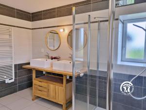 Maisons de vacances Domaine du trefle, gite 12 personnes : photos des chambres