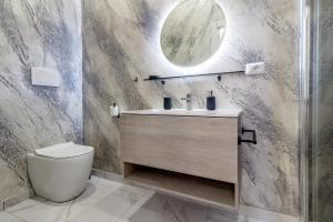 Carlo's Apartment img26