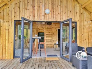 Maisons de vacances Chalet 25 Le Vicoin, Camping de Coupeau, 4 personnes : photos des chambres