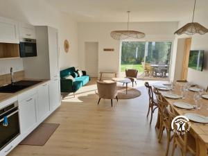 Maisons de vacances Chez Valentin, jusqu-a 9 personnes : photos des chambres