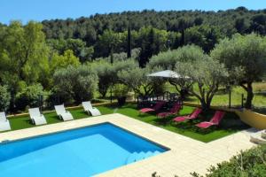 Maisons de vacances Bright house with garden and private pool : photos des chambres