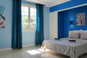 Maisons de vacances Bright house with garden and private pool : photos des chambres