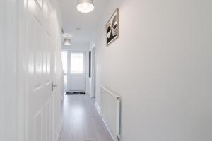 Candlefield house, contractors, business travelers, families, free parking