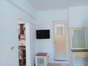 2B equipped basement chalet with 2 beds pool view green beach villa 114b