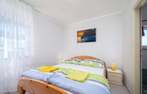 1 Bedroom Nice Apartment In Fazana 