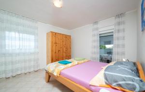 1 Bedroom Stunning Apartment In Fazana 
