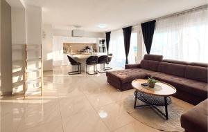 Cozy Apartment In Crikvenica With Wifi 
