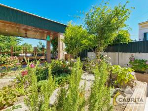 Casa dos Amores Perfeitos T2 by YHA