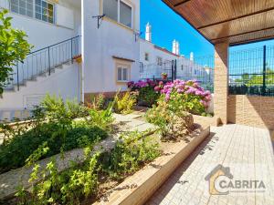 Casa dos Amores Perfeitos T2 by YHA