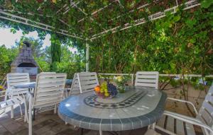 Amazing Apartment In Srima With Wifi 