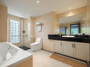 Elegant Suites Central