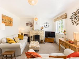 Delightful home Sunroom Garden Parking Pass the Keys