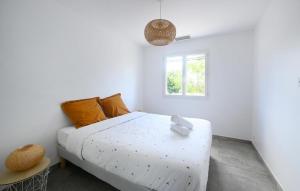 Maisons de vacances Awesome Home In Saint-Michel-D-euzet : photos des chambres