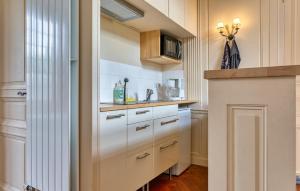 Cozy Apartment In Les Andelys With Wifi