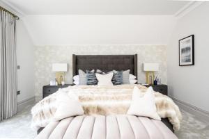 Luxury 3 Bed Penthouse with Large Terrace and Private Parking