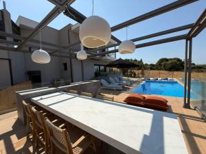 Noemia Luxury Pool Villa