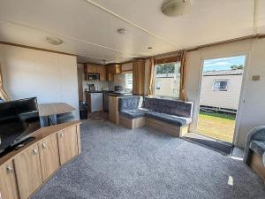 Homely Dog-Friendly Caravan At Valley Farm In Essex, Ref 46633V