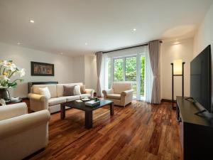 Elegant Suites Central