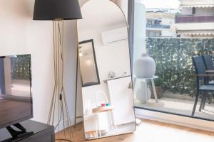 1-Br with Terrace Palm Beach Close to Beaches