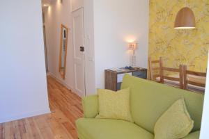 RH Alfama Chocolate Apartment