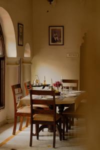 Live Like Royalty 446-Year-Old Stay 7BR -Homeyhuts