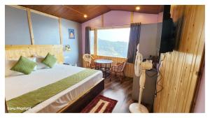 Hotel Hima-Aksh cottages In Sigri