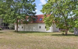 3 Bedroom Awesome Apartment In Altenkirchen