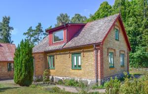 Nice Home In Gärds Köpinge