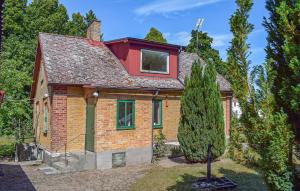 Nice Home In Gärds Köpinge