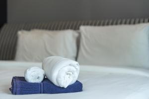 C205 4BR Pool, Mountain Views & Prime Location