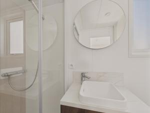 Chalets Chalet avec piscine pour 4 adultes-2 enfants : photos des chambres