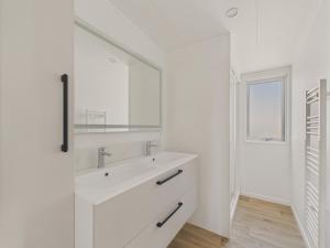 Chalets Chalet avec piscine pour 4 adultes-2 enfants : photos des chambres