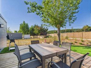 Chalets Chalet avec piscine pour 4 adultes-2 enfants : photos des chambres