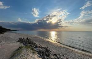 2 Bedroom Gorgeous Home In Wytowno - Ppl971