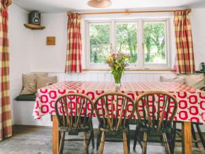 Shute Cottage