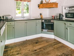 Shute Cottage