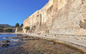 2 Bedroom Nice Home In Port Vendres - Flp294