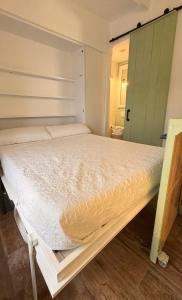 Prieto Picudo - Harbors Light