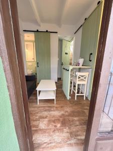 Prieto Picudo - Harbors Light