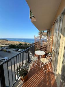 Black Ocean Holiday Home