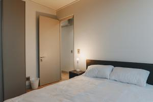 Sunset View Modern Apartment